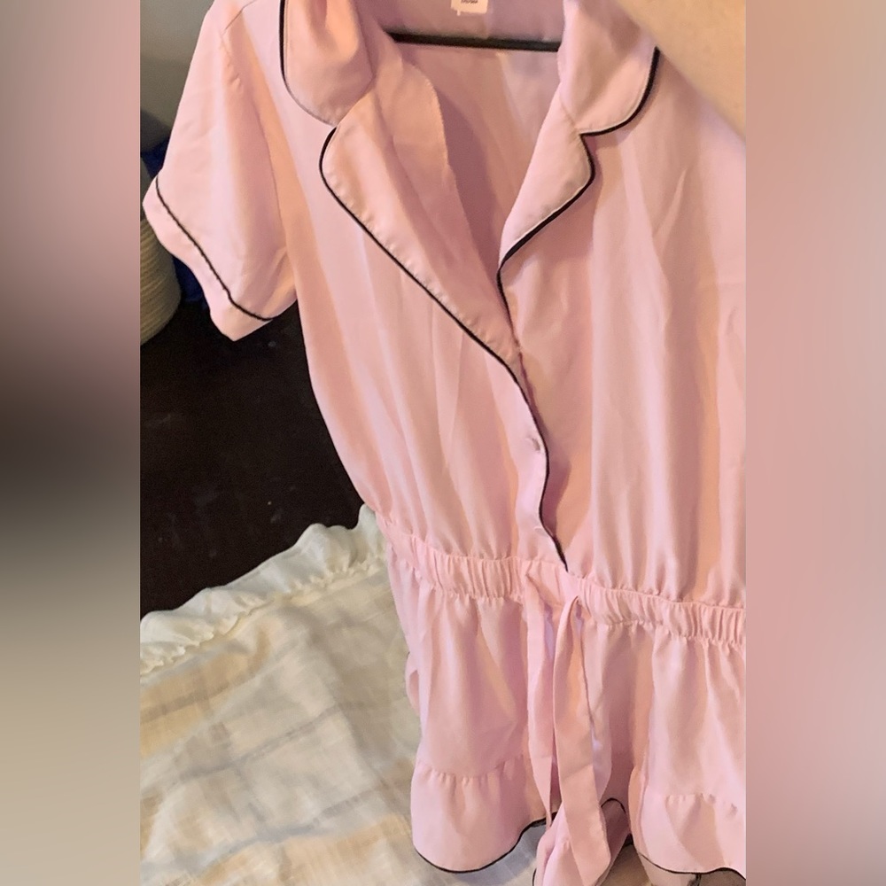 Vintage sleep romper by Victoria’s Secret size Medium. Super silky and soft